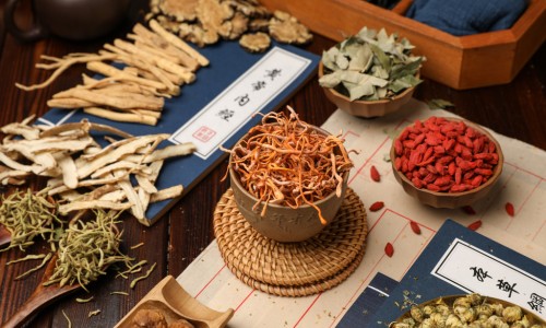 盐酸胍甲环素胶囊副作用有哪些-甲环酸片的说明书、甲 环素 -盐酸胍甲环素胶囊副作用网